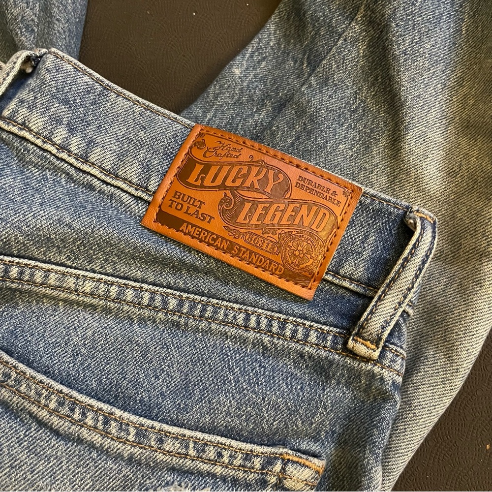 SOLD Lucky Brand 90s Loose Crop Flower Embroidered Jeans - Picture 9 of 12